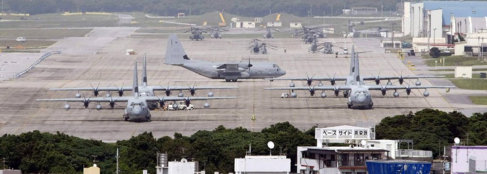 Deputados contrários à reinstalação da base militar norte-americana na região de Okinawa ganharam a maioria dos lugares no Parlamento local; estimativa é que pelo menos 27 dos 48 assentos na Assembleia regional sejam ocupados por deputados que votam contra a presença militar dos EUA na região de Okinawa