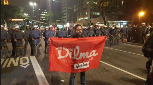 Daqui em diante, teremos que ficar “espertos” para não cairmos mais na armação da PM, não dando aos golpistas imagens e pretextos para nos reprimir, pois estamos apenas exercendo direitos inscritos no artigo 5º da Constituição Federal