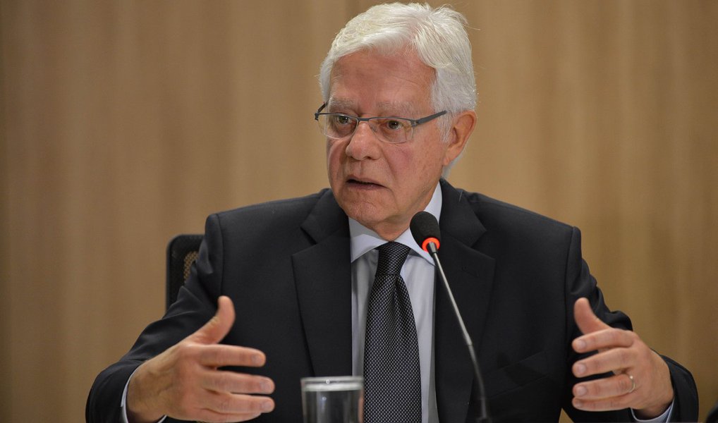 Secretário-executivo do Programa de Parcerias e Investimentos (PPI) do governo interino, Moreira Franco, disse nesta quinta-feira 14 que "convivemos com 11 milhões de desempregados e as projeções apontam para 14 milhões para o ano"; previsão foi feita em reunião com empresários do setor industrial na sede da Fiesp, em São Paulo