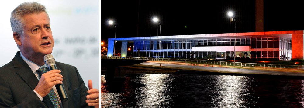 Palácio do Buriti, sede do governo do Distrito Federal, ficará iluminado com as cores da França ao longo de todo o final de semana, em homenagem às vítimas do atentado em Nice, onde um motorista de caminhão matou 84 pessoas na festa do Dia da Queda da Bastilha; "É inaceitável que no dia em que o mundo reverencia os ideais de liberdade, igualdade e fraternidade da Revolução Francesa, terroristas atentem de forma injustificável contra a vida e a liberdade de centenas de pessoas", disse o governador Rodrigo Rollemberg, em nota