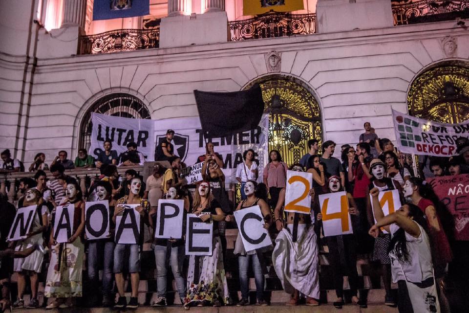 Pela combatividade e disposição de luta dessa juventude tudo indica que o governo golpista não terá arrego, haja vista a palavra de ordem mais entoada durante manifestações: "Temer seu otário, seu governo é temporário!"