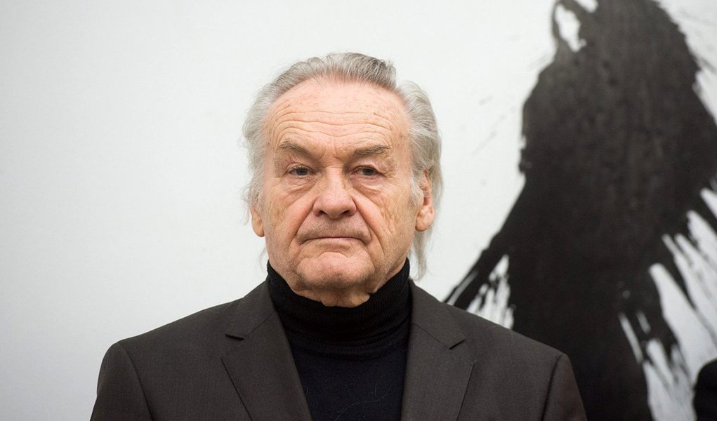 Diretor polonês Jerzy Skolimowski pediu que se façam mais filmes sobre imigrantes, dizendo que a imigração é um dos maiores problemas do mundo; alando no Festival Internacional de Cinema de Veneza, onde recebeu um Leão de Ouro pelo conjunto de sua obra, Skolimowski disse esperar que "esse talvez seja o tema principal dos filmes que devem surgir no futuro próximo"