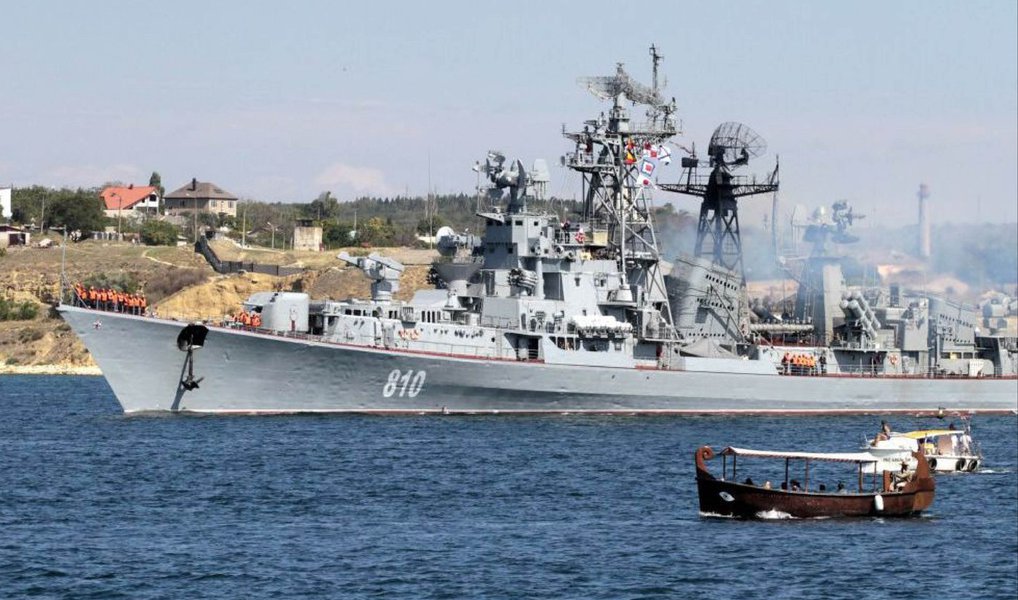 Pelo menos 14 navios da Marinha turca não voltaram para suas bases navais depois que a tentativa de golpe contra o governo do presidente  Tayyip Recep Erdogan fracassou; navios estavam de plantão nos mares Negro e Egeu e acredita-se  que possam ter sido desviados para portos gregos por forças afeitas ao golpe