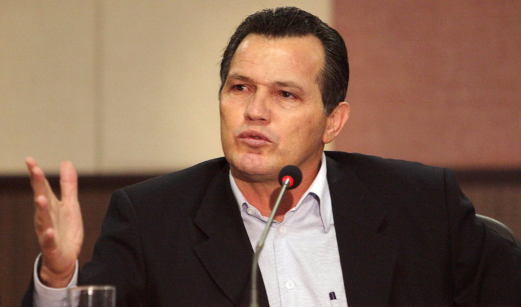 A Primeira Turma do Supremo Tribunal Federal (STF) rejeitou nesta terça (28) pedido de liberdade feito pela defesa do ex-governador de Mato Grosso, Silval Barbosa, preso há 288 dias; por 4 votos a 1, os ministros não concederam o habeas corpus por questões processuais; o ex-governador está preso desde setembro do ano passado pela acusação de participar de um esquema de fraudes na concessão de incentivos fiscais no estado, investigado na Operação Sodoma, coordenada pelo Ministério Público
 