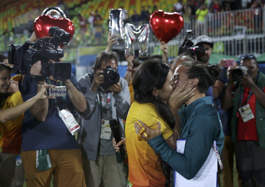 O ponto alto da visibilidade LGBT foi o pedido de casamento à atleta do rugby Isadora Cerullo por sua namorada, Marjorie Enya, depois do último jogo da seleção feminina do Brasil. Para a jogadora, a diversidade no país sai ganhando quando a visibilidade é somada ao destaque das mulheres atletas e ao reconhecimento da superação de esportistas negros e da periferia; "Toda essa visibilidade está dando um novo rosto ao Brasil. Por ser o país que está sediando os jogos, isso ajuda a abraçar essa mentalidade [mais tolerante]", comemora