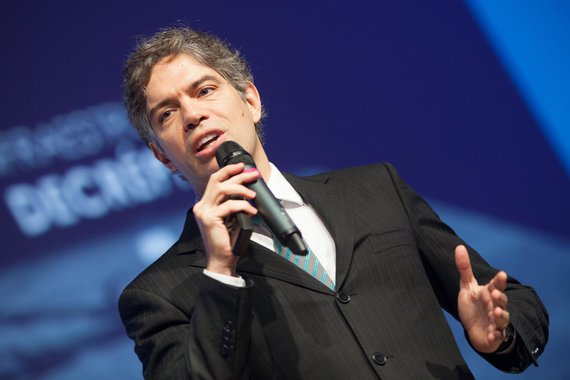 Análise é do economista Ricardo Amorim, que acredita que o cenário externo é um grande empecilho para a recuperação econômica do Brasil nos próximos anos; "Eu acho que o risco de estouro dessa bolha nos EUA aumentou brutalmente. E quando ela estourar, a chance de jogar a economia mundial em uma nova crise financeira é enorme", diz em entrevista ao Infomoney