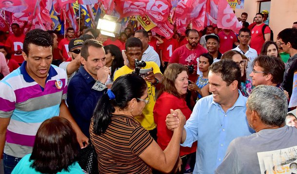 A cinco dias do 2º turno, o prefeito e candidato à reeleição Edivaldo Júnior (PDT) ampliou para 13,8 pontos percentuais a diferença para o candidato Eduardo Braide (PMN), segundo pesquisa Econométrica, contratada pelo Jornal Pequeno; pelo levantamento, Edivaldo tem 56,9% dos votos válidos contra 43,1% de Eduardo Braide; no cálculo dos votos válidos são retirados brancos, nulos e indecisos; na pesquisa estimulada, Edivaldo também lidera com 52% das intenções de votos, enquanto Braide tem 39,4%. Brancos e Nulos somam 4,4% e 4,1% não sabem ou não responderam