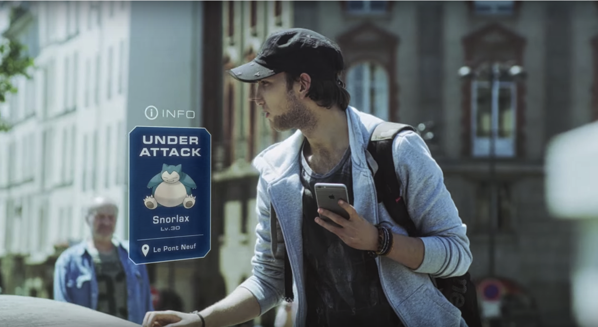 O Pokémon Go, jogo de realidade aumentada, no qual jogadores andam na vida real para perseguir e caçar personagens virtuais em seus smartphones, tem sido apontado nos Estados Unidos como a causa de uma série de roubos e acidentes automotivos por distrair os usuários, na China (maior mercado de celulares e games do mundo), algumas pessoas temem que o jogo possa se tornar um Cavalo de Tróia para uma ação ofensiva dos EUA e do Japão
