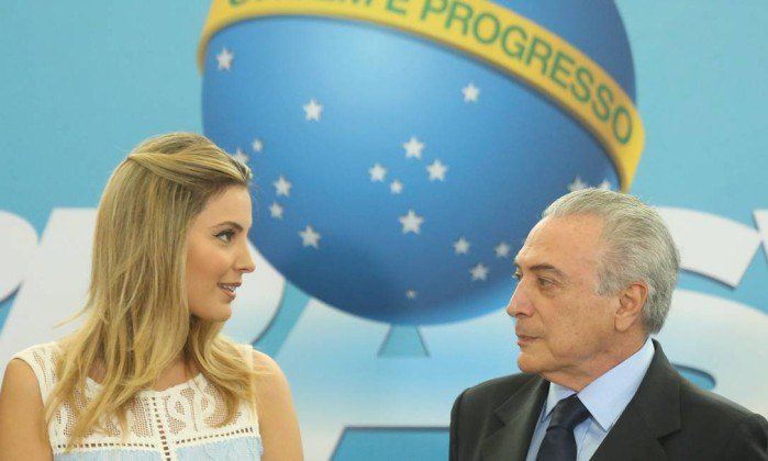 A pressa em tirar de quem mais precisa para manter privilégios de quem não precisa é maldade pura. O Brasil do casal Temer não é um país, é um fingimento, como profetizou o escritor mineiro Affonso Romano de Sant'Anna. Somos por maioria pobres e a ausência do Estado vai implodir a mentira da PEC 241