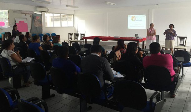 O governo do Maranhão, por meio da Secretaria de Estado de Desenvolvimento Social (Sedes), realizou capacitação inicial dos coordenadores do Programa de Aquisição de Alimentos (PAA) Leite; o evento, que ocorreu no Centro Social Urbano do Vinhais, em São Luís, reuniu 37 técnicos das equipes de referência do programa nos municípios de Codó, Coroatá, Timbiras, Peritoró, Santo Antônio dos Lopes e Alto Alegre do Maranhão; secretário de Estado de Desenvolvimento Social, Neto Evangelista afirmou que a capacitação fortalecerá a cadeia produtiva do leite, por meio da geração de renda para o agricultor familiar, com a distribuição gratuita de leite para unidades recebedoras e famílias inscritas no Cadastro Único (CadUnico)