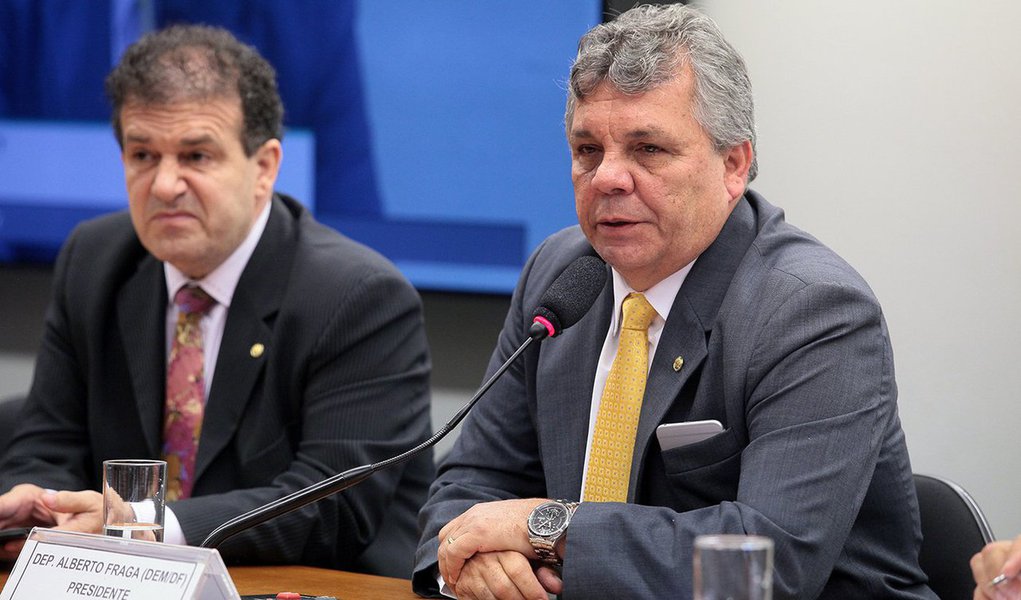 "Não queremos fazer caça a bruxas e não me peçam para participar de chicana. Não vamos fazer política usando a CPI", disse o deputado Alberto Fraga (DEM-DF), eleito por unanimidade nesta quarta-feira 14 presidente da Comissão Parlamentar de Inquérito que vai investigar irregularidades na concessão de benefícios fiscais previstos na Lei Rouanet; ele é um dos autores do pedido que resultou na criação da comissão