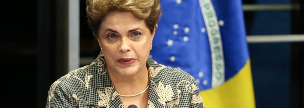 "No tempo nebuloso do pós-golpe, clara será a figura de Dilma Rousseff como mártir da democracia ferida ainda na infância. A crise vai se aprofundar, trazendo mais dores e perdas para todos. Os vencedores vão desfrutar por algum tempo o poder, levando para sempre a marca de golpistas. Os que resistiram amargarão a derrota, mas seguirão livres de vergonha ou arrependimento", escreve Tereza Cruvinel, colunista do 247; para ela, "o Brasil levará algum tempo para se reencontrar, mas Dilma já estará entre os personagens maiores desta saga em que as elites quase sempre decidem excluindo o povo"; "Dilma, como Lula, como Jango, como Getúlio, despertou as iras do conservantismo nacional porque tentou uma conciliação democrática, que incluía o povo no projeto de Nação", afirma a jornalista