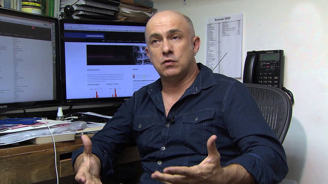 Cientista político e criador do Manchetômetro, desenvolvido no Iesp (Instituto de Estudos Sociais e Políticos do Rio de Janeiro), vinculado à UERJ, João Feres concedeu uma entrevista a Miguel do Rosário, do Cafezinho, em que afirma: "Sem resolver o problema da mídia, a gente não consegue resolver o problema da democracia brasileira. Estou convencido disso"; assista