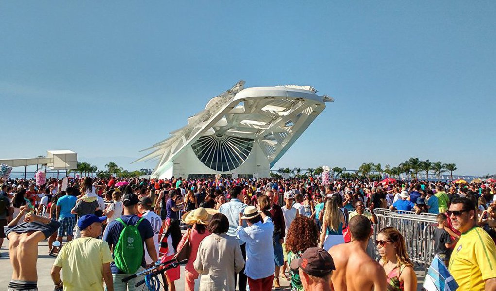 O Rio de Janeiro recebeu 243 mil turistas durante a Paralimpíada, que tiveram gasto médio diário de R$ 271,20, com um total de R$ 410 milhões em renda gerada