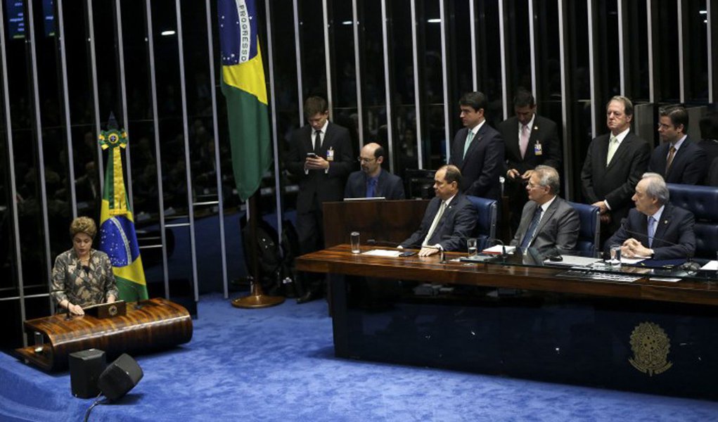 "Não vale a pena perder amigos ou se afastar de familiares por causa de política". Desculpem-me pela frieza, mas vale a pena, sim. Mais do que isso: é fundamental perder amigos e se afastar de parentes