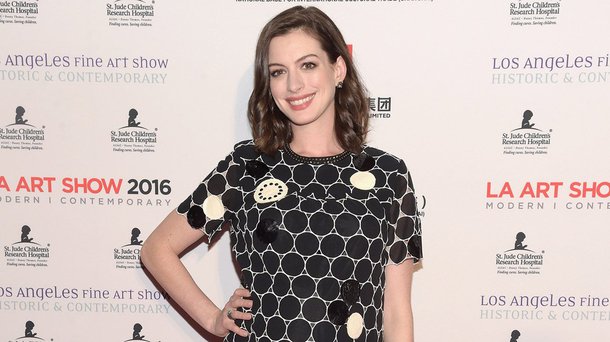 ONU Mulheres anunciou a nomeação da atriz norte-americana Anne Hathaway como embaixadora da Boa Vontade; apoiadora de longa data dos direitos das meninas e mulheres, Hathaway focará seus esforços na questão da carga desigual de trabalho doméstico, um dos principais obstáculos à igualdade de gênero