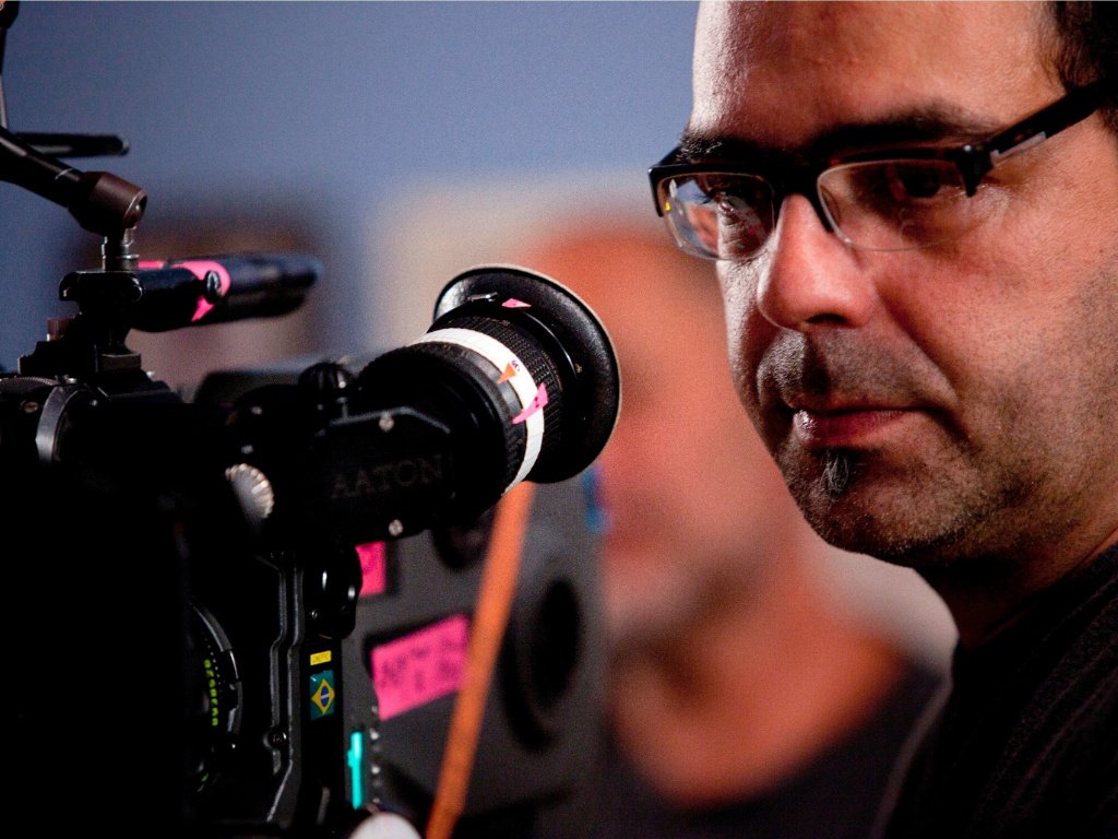 Produtor e cineasta mineiro Guilherme Fiúza Zenha anunciou que não irá mais integrar a comissão que escolherá o filme que irá representar o Brasil na premiação do Oscar de melhor filme estrangeiro; comissão vem sendo acusada de parcialidade e de ser contrária à candidatura do filme Aquarius, favorito à disputa do troféu norte-americano, mas que passou a ser perseguido depois que o elenco protestou contra o golpe no tapete vermelho do Festival de Cannes; dois cineastas retiraram seus filmes da disputa ao Oscar em solidariedade ao diretor de Aquarius