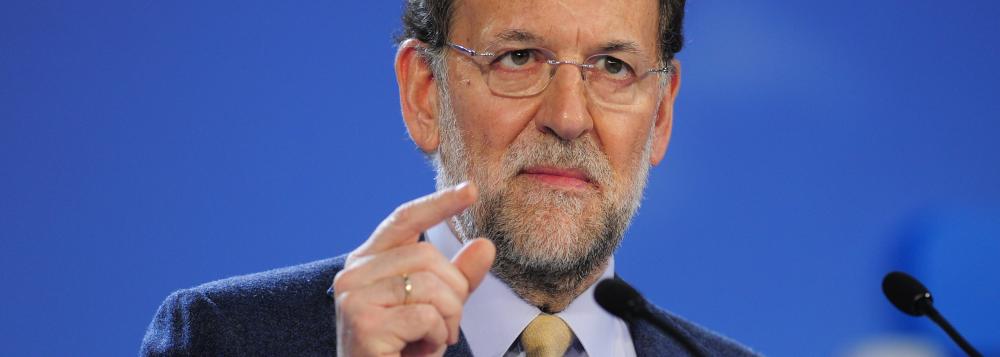 A direção nacional do Partido Socialista Operário da Espanha (PSOE) decidiu que o partido se absterá na votação para a nova investidura de Mariano Rajoy como presidente espanhol por mais um mandato; na prática, a decisão dos socialistas permite que o líder conservador forme um novo governo, evitando a convocação de uma terceira eleição em pouco mais de um ano