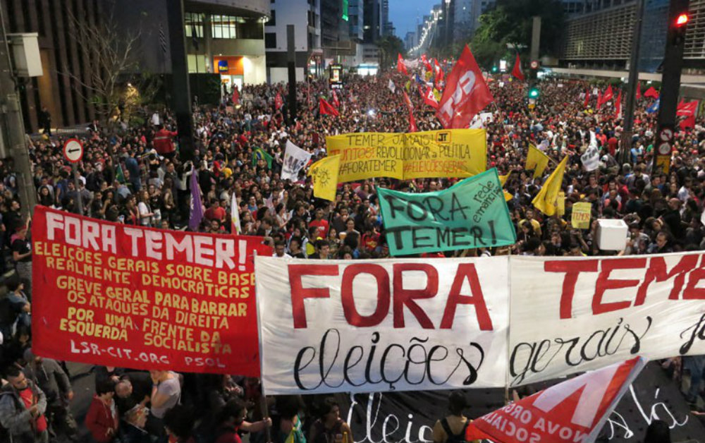 "Cinco dias depois do Senado aprovar o impeachment de Dilma Rousseff, gigantescos protestos realizados em São Paulo, Rio de Janeiro e outras cidades mostram que o governo Michel Temer já enfrenta uma oposição imensa, que não pretende lhe dar trégua toda vez que tentarem usurpar seus direitos", escreve o colunista Paulo Moreira Leite. "Comparados com as mobilizações relativamente apáticas das últimas semanas da luta contra o afastamento de Dilma, os protestos de domingo foram combativos e aguerridos"; na Paulista, 100 mil pessoas pediram Fora Temer e novas eleições