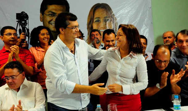 A aliança entre o PPS da pré-candidata Eliziane Gama e o PMDB, por enquanto, não tem chance de ser concretizada; a cúpula peemedebista exigiu que a deputada anunciasse um rompimento com o governador Flávio Dino e declarasse apoio ao grupo Sarney; ela não topou, pois sabe que romper com o governador agora poderia lhe ajudar momentaneamente com o apoio do PMDB, mas seria decretar o seu isolamento político em caso de derrota; além do mais, há um acordo fechado em 2014 que vem sendo cumprido tanto pela deputada como pelo comunista