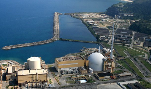 A Justiça Federal do Rio aceitou nesta sexta (29) denúncia do Ministério Público Federal (MPF) contra 15 pessoas investigadas na Operação Pipryat; eles são acusados de envolvimento em uma organização criminosa que comandava esquema de fraudes em licitações, corrupção e lavagem de dinheiro em contratos das obras da Usina de Angra 3; tornam-se réus os ex-dirigentes da Eletronuclear Luiz Antônio de Amorim Soares, Luiz Manuel Amaral Messias, José Eduardo Brayner Costa Mattos, Edno Negrini e Pérsio José Gomes Jordani, além de ex-executivos da Andrade Gutierrez e Engevix