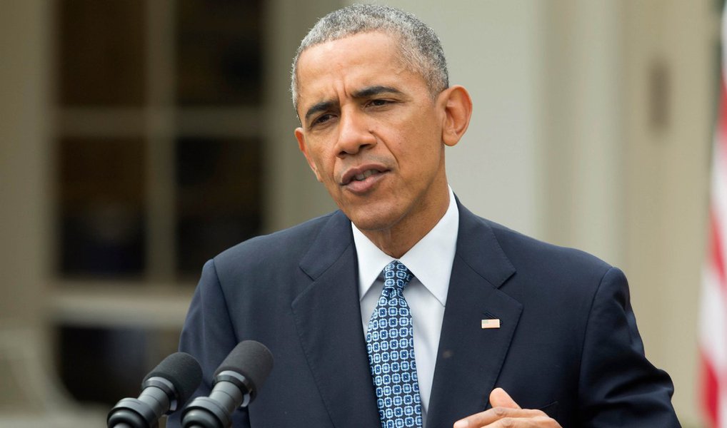 Os Estados Unidos não podem resolver sozinho todos os desafios globais, tais como a luta contra o Daesh (proibido em muitos países, incluindo a Rússia) e o acordo de paz sírio, garantir a prosperidade e a segurança em todo o mundo, disse o presidente dos EUA Barack Obama ao jornal espanhol El País; "Eu acredito que a liderança americana é indispensável para a segurança e prosperidade do mundo (...).  Ao mesmo tempo, é claro que nenhuma nação — mesmo uma tão poderosa como os Estados Unidos — pode resolver desafios internacionais deste tipo sozinha", destacou citando questões como o enfrentamento ao grupo extremista EStado Islâmico e a crise dos refugiados 