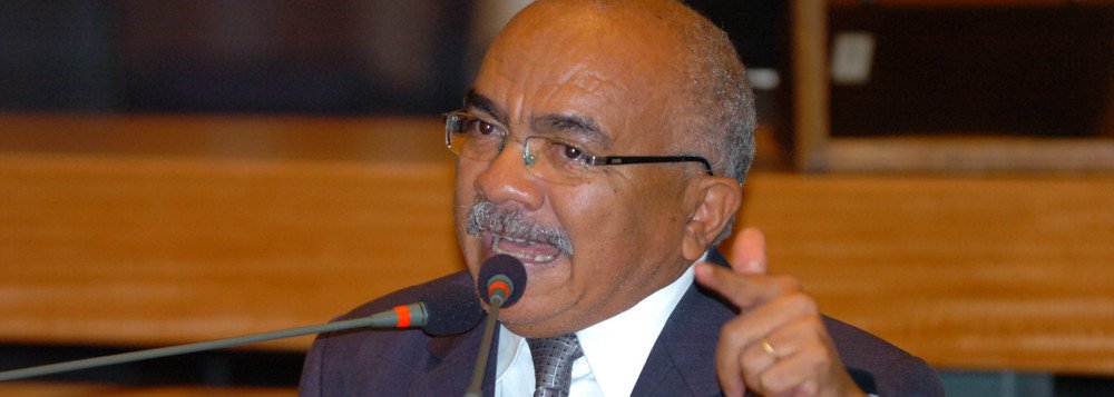 Deputado do Distrito Federal diz que "o ministro golpista deixou-se mostrar utilizando a Lava Jato para fins eleitoreiros"; "É uma vergonha, uma excrecência, uma indignidade", criticou; segundo ele, a operação que prendeu Antonio Palocci "revela que a perseguição ao PT é uma manobra orquestrada"; "Por que ainda não realizaram uma operação para prenderem o Eduardo Cunha, Romero Jucá, Aécio Neves, dentre tantos? Aonde está o apontamento que coloca o golpista Michel Temer no centro da propina de 10 milhões de reais no Palácio do Jaburu?", questiona