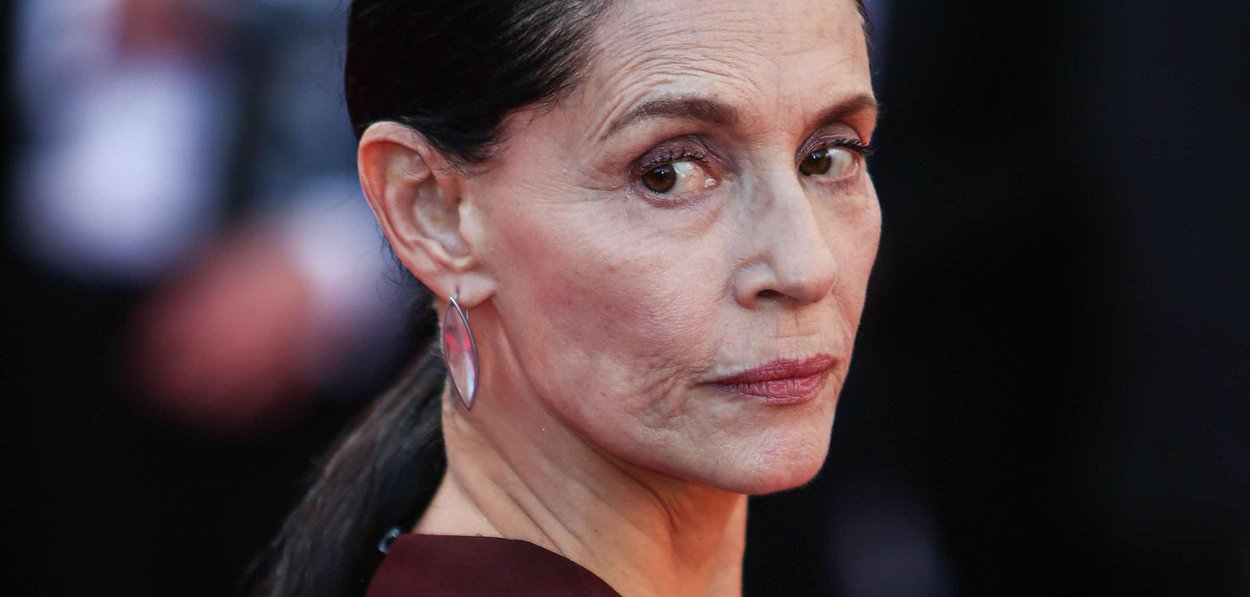 Em vídeo postado nas redes sociais, a atriz Sônia Braga pediu aos eleitores do Rio de Janeiro que não deixem a cidade durante quatro anos nas mãos de Marcelo Crivella, que lidera as pesquisas; confira