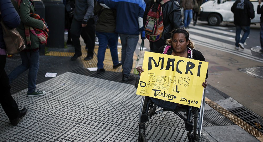 O setor privado na Argentina perdeu 118,074 empregos formais entre o quarto trimestre de 2015 e o segundo de 2016, informou nesta sexta-feira o Instituto Nacional de Estatística e Censos (Indec); desde que Mauricio Macri assumiu o poder, a recessão argentina só se aprofundou