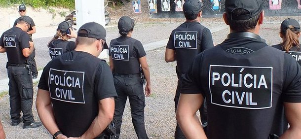 Representantes do Governo do Maranhão, por meio da Secretaria de Estado de Segurança Pública (SSP-MA), estiveram reunidos com membros do Sindicato dos Policiais Civis do Maranhão (Sinpol-MA) para firmar acordo pelo prosseguimento das atividades da categoria, que suspendeu a greve; de acordo com o presidente do Sindicato dos Policiais Civis do Maranhão (Sinpol-MA), ficou acordado que o governo apresentará no prazo de 24h uma proposta que possa satisfazer as reivindicações dos policiais