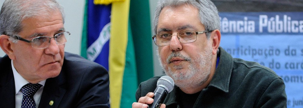 Como tem acontecido sistematicamente nas comissões, a artilharia da "tropa de choque" de Michel Temer praticamente inviabilizou o debate que se propunha sobre a EBC e a comunicação pública em sessão na Câmara, com intervenções improcedentes e descabidas