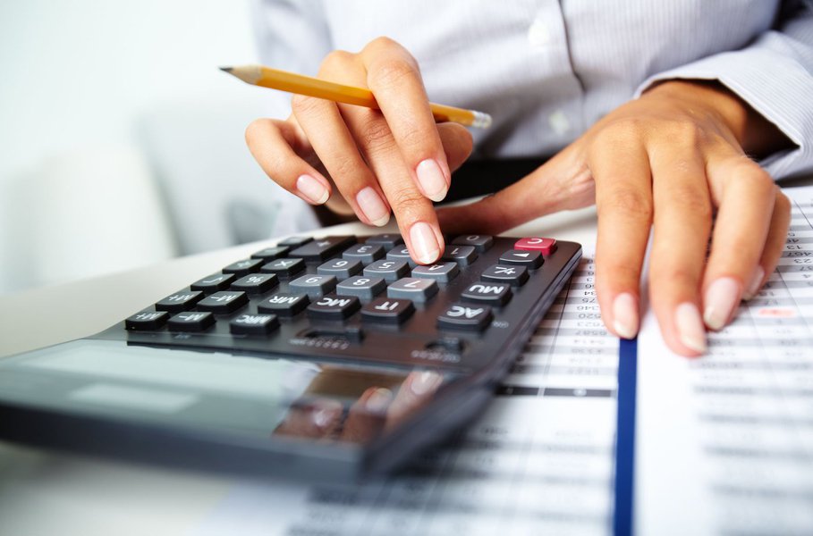 A partir do dia 8 de setembro, os bancos e demais instituições financeiras terão que emitir, no prazo de 10 dias úteis, o recibo de quitação integral de débito, quando solicitado pelo interessado; a regra será aplicada quando o consumidor terminar de pagar a dívida, mas esse prazo de 10 dias úteis não vale para os contratos de financiamento imobiliário; nesse caso, o prazo é de 30 dias, a contar da data da liquidação da dívida