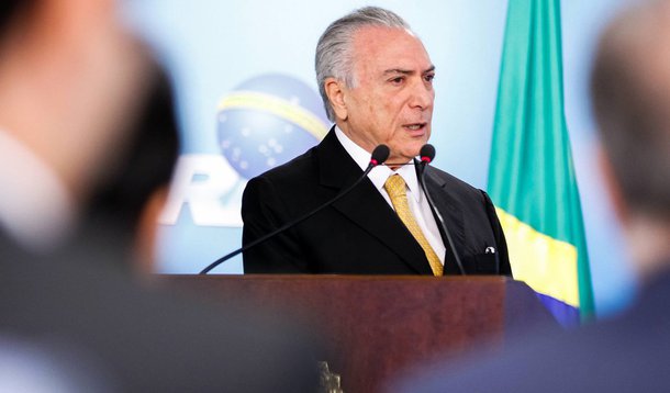 Até o fim de dezembro, o governo interino de Michel Temer projeta gasto recorde de R$ 95,4 bilhões a mais do que o montante desembolsado no primeiro semestre; ao mesmo tempo, a estimativa oficial é que as receitas da União caiam R$ 10 bilhões; com isso, o déficit do segundo semestre deste ano poderá chegar a R$ 138 bilhões - mais de quatro vezes aquele registrado de janeiro a junho, quando ficou em R$ 32,5 bilhões, de acordo com dados divulgados ontem pelo Tesouro