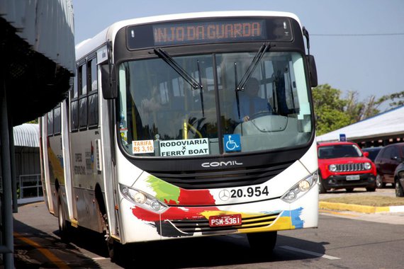 Usuários do serviço de ferry-boat agora contam com uma nova opção de transporte coletivo ao desembarcar na Ilha. Desde o início de agosto, uma nova linha do Expresso Metropolitano passou a operar na Região Metropolitana, interligando a Ponta da Espera ao Terminal Rodoviário de São Luís; a linha expressa, que beneficia, ainda, a área Itaqui-Bacanga, uma das mais populosas da capital