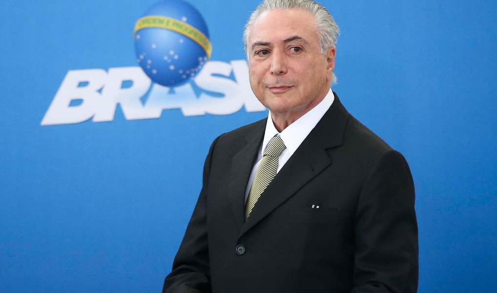 Presidente interino, que não sabe se ficará no cargo a partir de agosto, já organiza uma viagem à China para assinar documento de cooperação de comércio e serviços; viagem foi discutida pelo ministro da Indústria, Comércio Exterior e Serviços, Marcos Pereira, com o ministro de Comércio chinês, Gao Hucheng, durante o G20