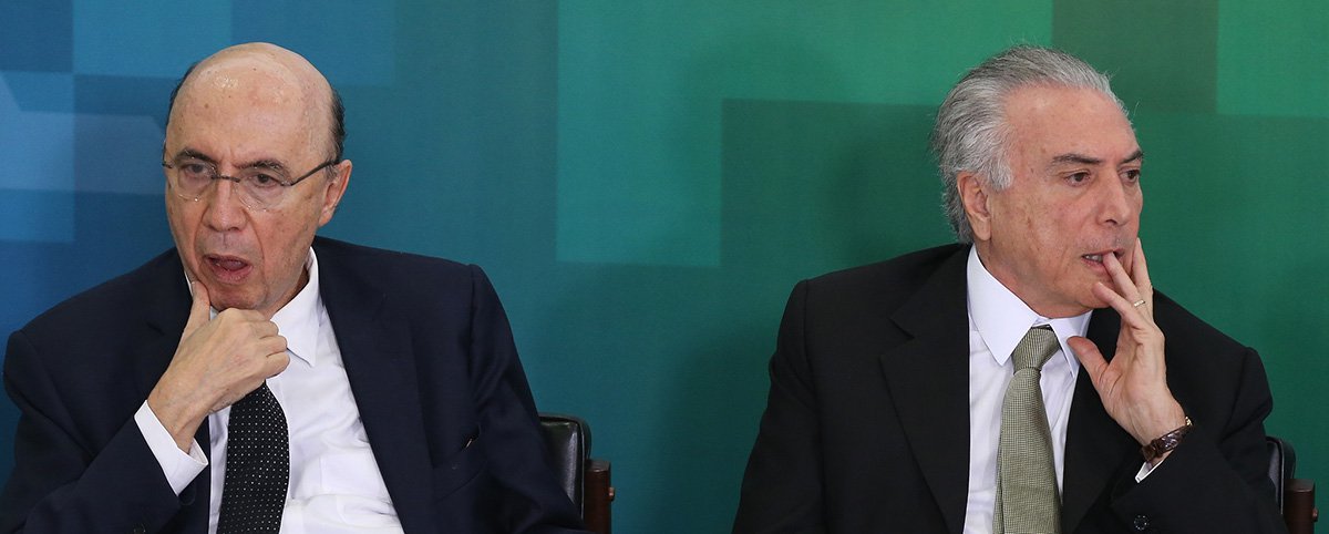 Eis mais uma prova de como a crise política vem contribuindo para arruinar as finanças públicas: a arrecadação federal registrou, em julho, seu pior resultado para o mês desde 2010, segundo a Receita Federal; a arrecadação de R$ 107,416 bilhões representa uma queda real de 5,8% sobre igual período de 2015, em mais um dado que reflete o impacto da recessão para os cofres públicos; no acumulado de janeiro a julho, a arrecadação somou R$ 724,673 bilhões, declínio de 7,11% sobre igual etapa do ano passado