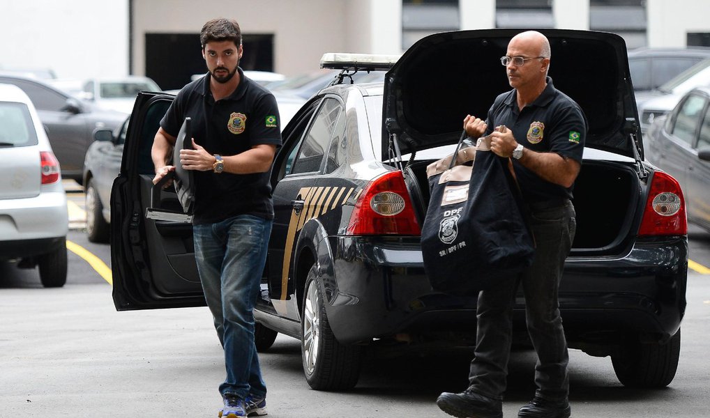 "Estratégia tornou-se um "plano B" de aposentadoria dos sonhos de um criminoso do colarinho branco sem escrúpulos. Se for pego, pode perder parte do que roubou, mas ficará "preso" em sua mansão"; a análise é da jornalista Helena Sthephanowitz