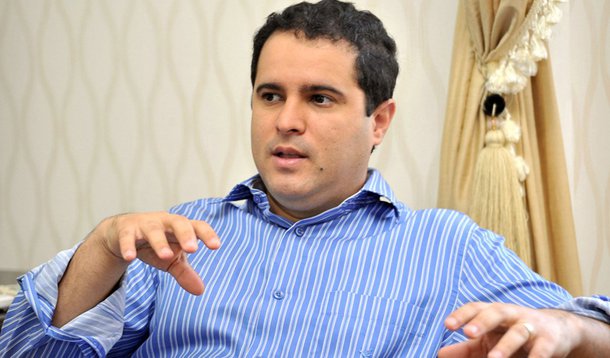 A executiva estadual do PT, em uma reunião decidiu dar um prazo até a próxima quinta-feira (28) para que o PDT confirme o nome do ex-presidente da OAB-MA, Márcio Macieira (PT), como vice na chapa do prefeito de São Luís, Edivaldo Holanda Júnior, que buscará a reeleição; em um documento assinado pelo presidente Raimundo Monteiro, e demais integrantes da cúpula petistas no Estado, a legenda ainda lembra que está em jogo alianças em outros municípios como Imperatriz, Timon e Balsas