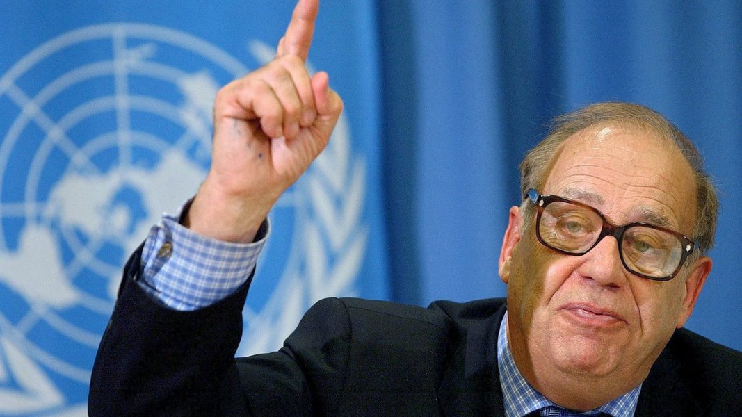 Brasileiros residentes na Suíça lançaram o Manifesto de Zurique, com apoio de intelectuais como Jean Ziegler, sociólogo, deputado europeu e um dos principais intelectuais suíços, autor de livros como "A Suíça, o Ouro e os Mortos", "A Suíça Lava Mais Branco" e "Os Senhores do Crime"; assista