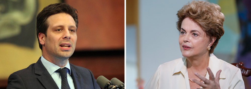 O governo do Equador pode rever as relações diplomáticas com o Brasil se o impeachment da presidente Dilma for efetivado pelo Senado; "Revisaremos a situação se Rousseff for impugnada", disse o ministro das Relações Exteriores e assuntos de mobilidade humana do país, Guillaume Long; "Dilma Rousseff não foi acusada de corrupção... muitas acusações contra ela têm a ver com infrações administrativas. Nãos sei de exemplos em que o impeachment seja relacionado com infrações administrativas. Isso é uma preocupação para o governo do Equador", denunciou