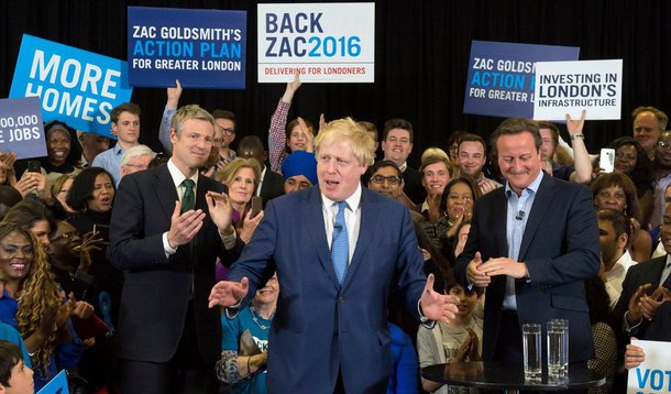 Ex-prefeito de Londres Boris Johnson surpreendeu  ao fazer um pronunciamento afirmando que não concorrerá ao cargo de líder do Partido Conservador e, consequententemente, ao posto de sucessor do primeiro-ministro David Cameron; "Não vou me candidatar à liderança do Tory [Conservadores]. Consultei amigos e, tendo em vista as circunstâncias do Parlamento, concluí que essa pessoa não pode ser eu", disse Johson; ele foi o principal líder da campanha pela saída do Reino Unido da União Europeia e era era apontado como o novo premier britânico