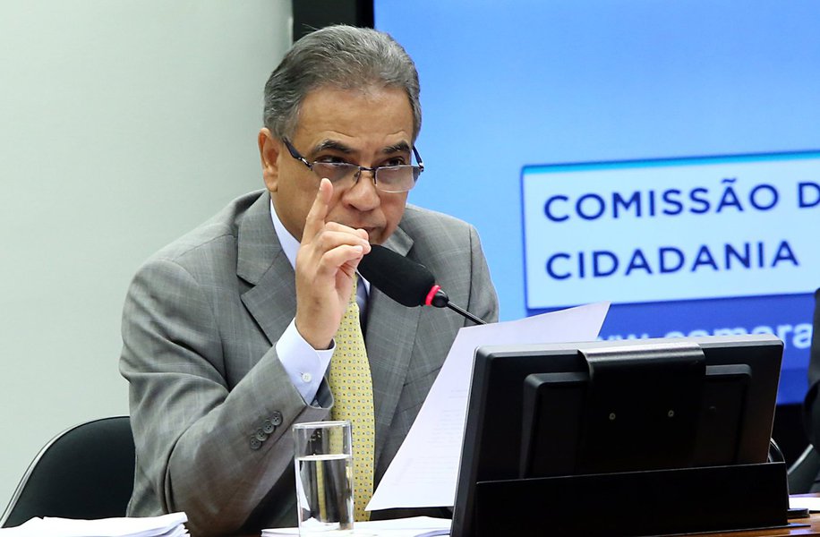 Um pedido de vista já previsto adiou, para a próxima semana, a decisão sobre o recurso do deputado Eduardo Cunha (PMDB-RJ) na Comissão de Constituição e Justiça (CCJ); atendendo a pedidos de quase todos os parlamentares da comissão, o presidente da CCJ, Osmar Serraglio (PMDB-PR), marcou para 16h de segunda-feira 11 a nova sessão para o início da discussão e votação do texto de Ronaldo Fonseca (foto), que pede nova votação sobre o processo de cassação contra Cunha no Conselho de Ética