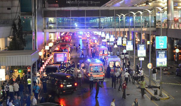 Fontes do governo da Turquia informaram que mais sete pessoas foram detidas e estão esperando por julgamento pelo suposto envolvimento no ataque ao aeroporto de Istambul, que deixou 44 mortos e feriu cerca de 200 pessoas no final do mês passado; com as novas detenções, sobe para 37 o número de pessoas presas
