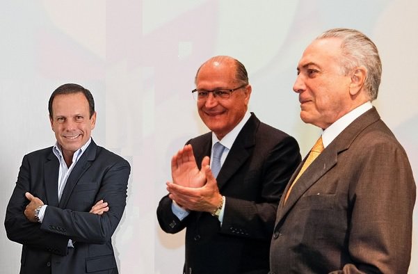 Se PMDB e PSDB, se Temer, Serra, Aécio, FHC e cia. se mantiverem no poder até 2018, e se fizerem o serviço sujo para o qual foram contratados – qual seja, exterminar direitos trabalhistas e programas sociais –, ao fim desse par de anos o povo estará clamando pela volta de algum petista