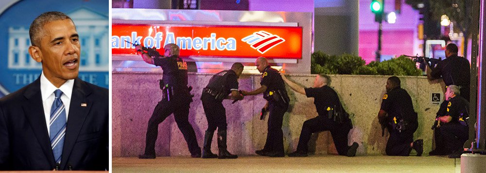 Presidente dos Estados Unidos conversou com o prefeito de Dallas, Mike Rawlings, para estender suas condolências e oferecer apoio após franco-atiradores matarem cinco policiais e ferirem mais seis; Obama disse que o governo federal irá providenciar qualquer assistência necessária para a cidade, à medida que lida com esta "tremenda tragédia"; ele também voltou a criticar a facilidade de acesso a armas pela população; ataque coordenado ocorreu depois que dois homens negros foram mortos por policiais brancos no país