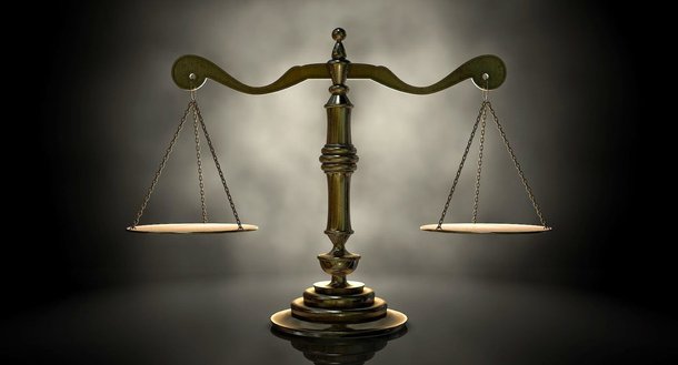 'O maior ti-ti-ti do fim de semana em Brasília foram as notícias de que um importante advogado, atuante nos tribunais superiores de Brasília, estaria em negociações com o Ministério Público para fazer uma delação premiada de explodir o quarteirão', escreve a jornalista Helena Chagas, no site Os Divergentes; ainda segundo Helena, as supostas investigações se dão no âmbito da Operação Zelotes, embora a expectativa inicial se desse pela Lava Jato