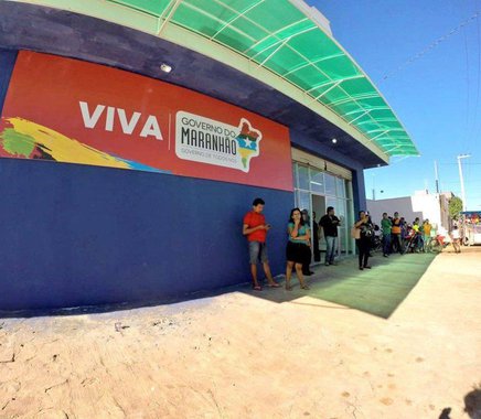 Uma nova unidade do Viva e sete quilômetros de asfalto foram entregues à população de Barra do Corda pelo governador Flávio Dino; de acordo com o diretor geral do Viva e presidente do Procon/MA, Duarte Júnior, documentos que antes demoravam 15 dias para ficarem prontos, serão entregues no mesmo dia; a unidade tem capacidade para mais de 500 atendimentos diários, com 10 postos de serviços e 13 guichês; o atendimento é de segunda a sexta, de 8h às 12h; sobre o 'Mais Asfalto, Flávio Dino explicou que o programa beneficiará 130 municípios com mais de 800 quilômetros"; "Também registramos mais de mil quilômetros em rodovias feitas por todo o Maranhão"