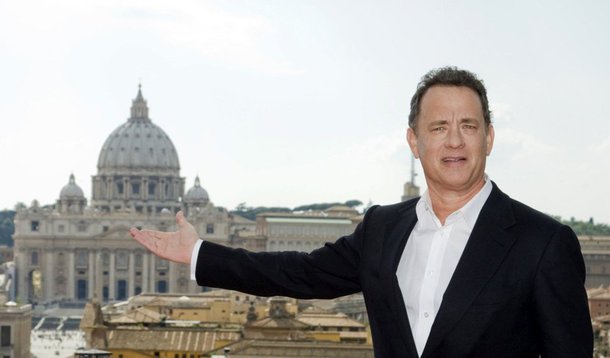Tom Hanks disse que a verdadeira motivação para que ele voltasse ao papel do simbologista fictício Robert Langdon na adaptação cinematográfica do suspense "Inferno", de Dan Brown, foi a chance de ser "o cara mais esperto do pedaço"; "Me dê a quantidade certa de verborragia e tempo suficiente para fazer a quantidade certa de pesquisa e consigo convencer você de que posso ser o cara mais esperto do pedaço", afirmou