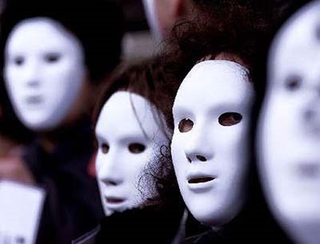 Nessa onda epidêmica de corrupção que avassala grande parte das instituições, independente de discursos ideológicos "limpinhos e cheirosos", lancemos os nossos olhos para a nossa história presente e passada para verificar que a corrupção nada mais é do que uma impostura perversa