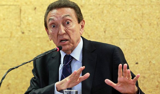 A Polícia Federal ouviu os ex-dirigentes do Postalis (fundo de pensão dos funcionários dos Correios) Alexej Predtechensky e Adilson Florência da Costa no âmbito da Operação Greenfield, que apura desvios nos quatro maiores fundos de pensão do País patrocinados por empresas estatais; segundo a Coluna do Estadão, Alexej foi indicado para o cargo pelo ex-ministro de Minas e Energia Edison Lobão (MA) e foi sócio de Marcio Lobão, um dos filhos do ex-ministro e atual senador, em uma importadora de carros BMW em Brasília; tanto Lobão como o Alexej negaram a indicação